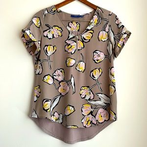 Apt. 9 Cream Tan Floral Front Zip Short Sleeved Blouse